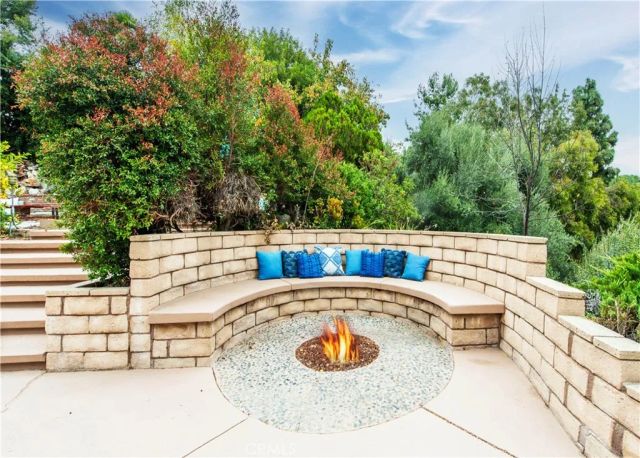 16722 Knollwood Drive, Granada Hills, CA 91344