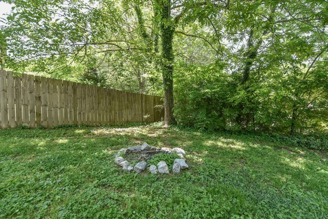 235 Savely Dr, Hendersonville, TN 37075