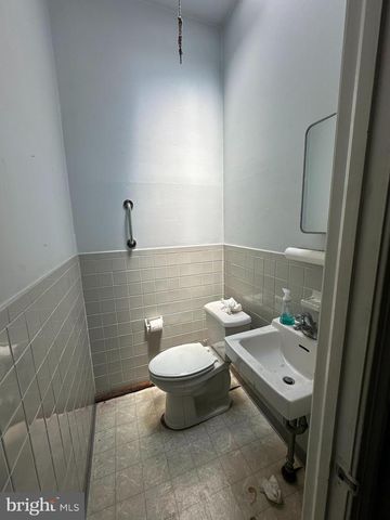 113 LONG LN, Upper Darby, PA 19082