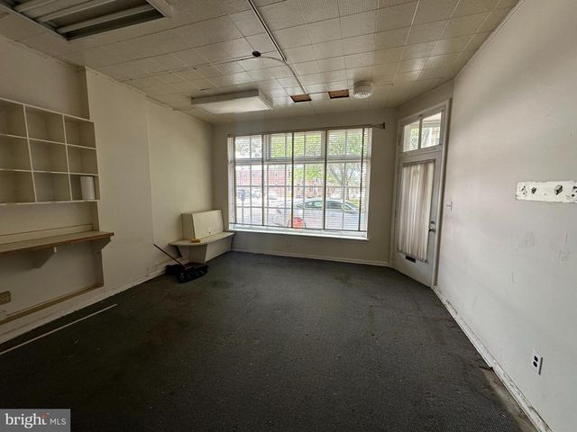113 LONG LN, Upper Darby, PA 19082