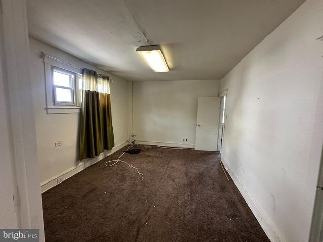 113 LONG LN, Upper Darby, PA 19082