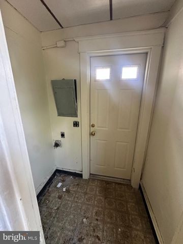 113 LONG LN, Upper Darby, PA 19082