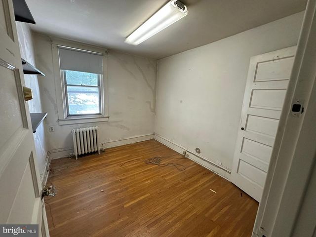 113 LONG LN, Upper Darby, PA 19082