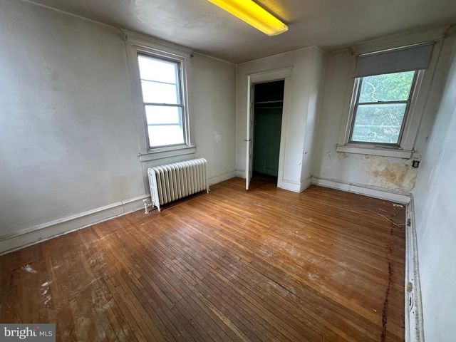 113 LONG LN, Upper Darby, PA 19082