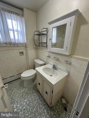 113 LONG LN, Upper Darby, PA 19082