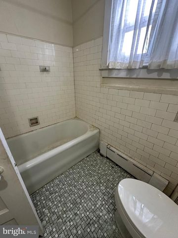 113 LONG LN, Upper Darby, PA 19082