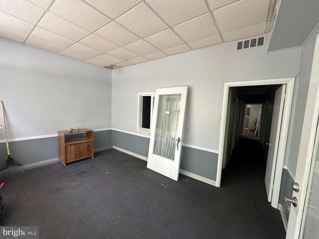 113 LONG LN, Upper Darby, PA 19082