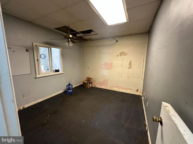 113 LONG LN, Upper Darby, PA 19082