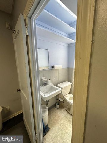 113 LONG LN, Upper Darby, PA 19082