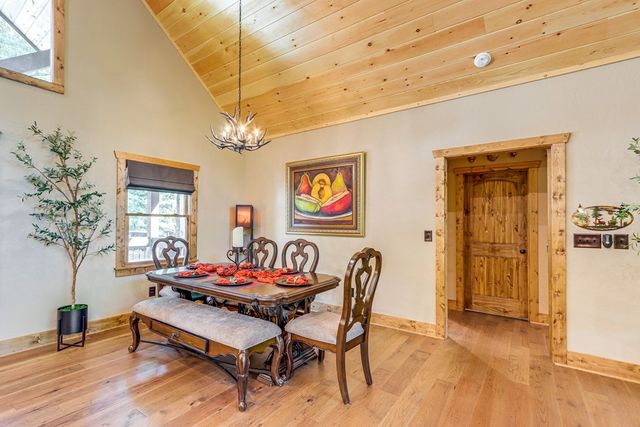313 Muffle Court, Ellijay, GA 30540