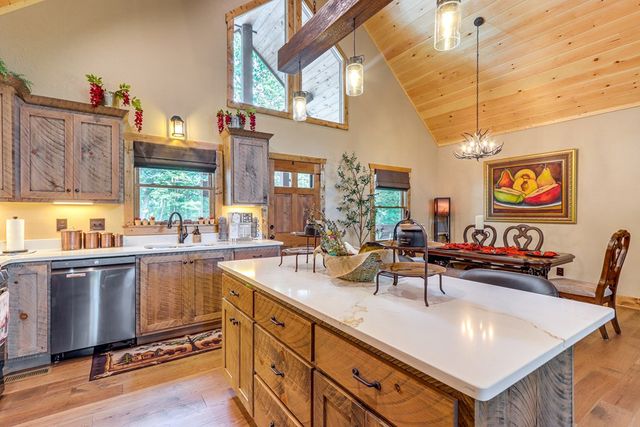 313 Muffle Court, Ellijay, GA 30540