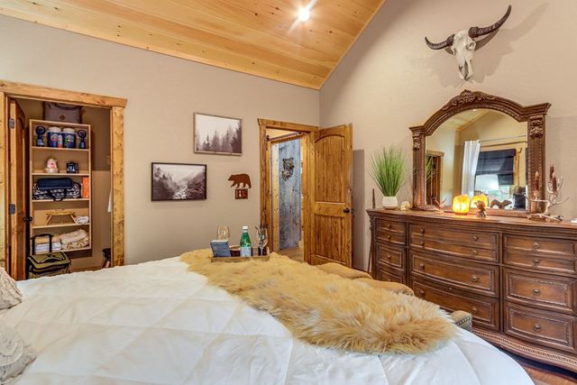 313 Muffle Court, Ellijay, GA 30540