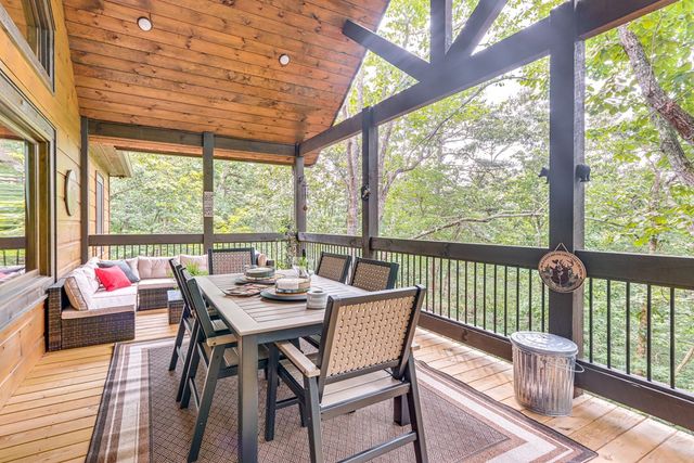 313 Muffle Court, Ellijay, GA 30540