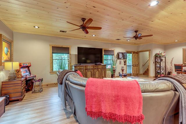 313 Muffle Court, Ellijay, GA 30540