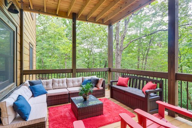 313 Muffle Court, Ellijay, GA 30540
