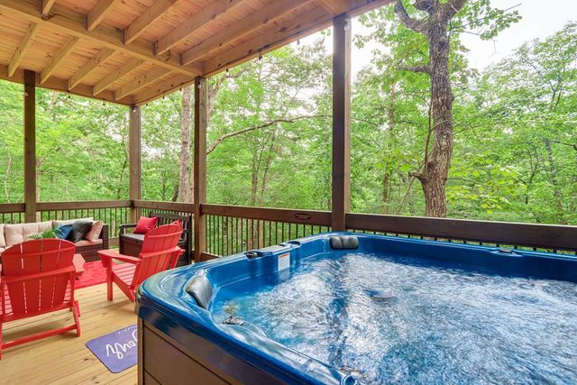 313 Muffle Court, Ellijay, GA 30540