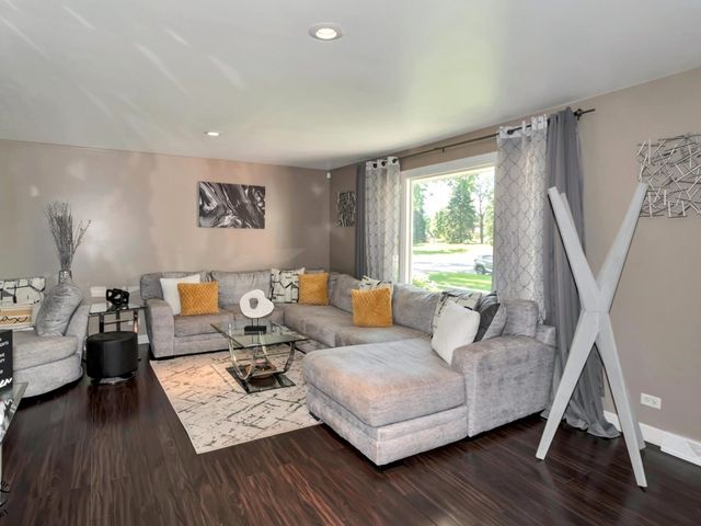 1215 187th Street, Homewood, IL 60430