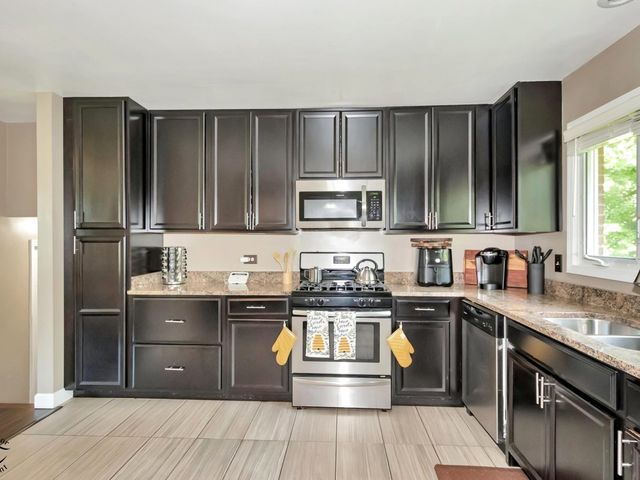 1215 187th Street, Homewood, IL 60430