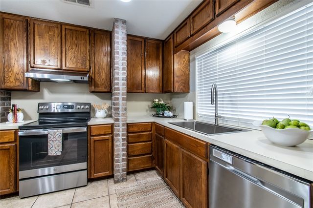 3245 Hampton St, Corpus Christi, TX 78414