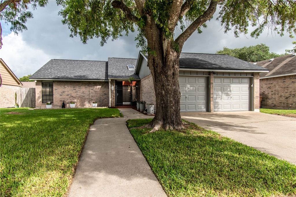3245 Hampton St, Corpus Christi, TX 78414