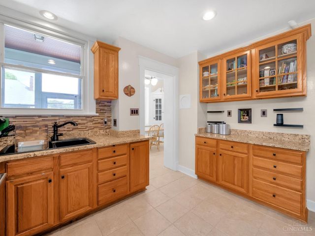 3230 Epworth Avenue, Cincinnati, OH 45211