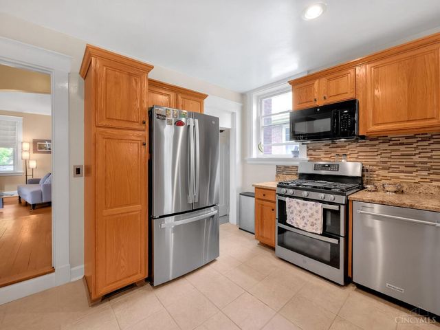 3230 Epworth Avenue, Cincinnati, OH 45211