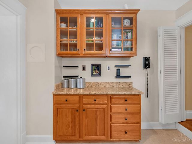3230 Epworth Avenue, Cincinnati, OH 45211