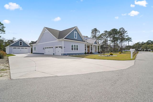 2206 Eastwoods Dr., Conway, SC 29526