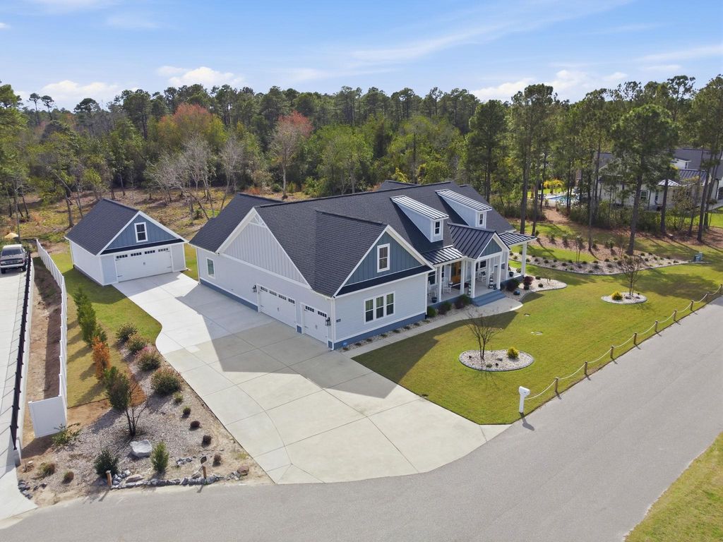 2206 Eastwoods Dr., Conway, SC 29526