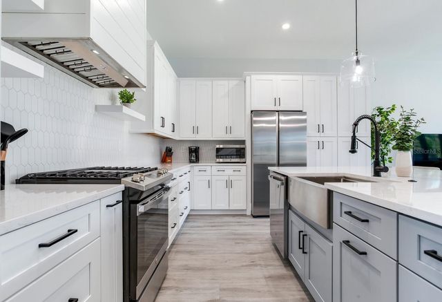 140 174TH AVENUE E A, Redington Shores, FL 33708