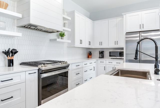 140 174TH AVENUE E A, Redington Shores, FL 33708