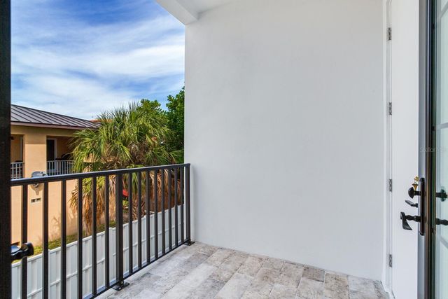 140 174TH AVENUE E A, Redington Shores, FL 33708