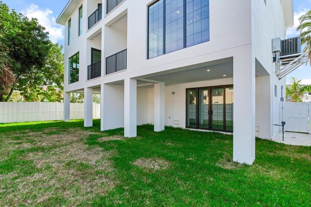 140 174TH AVENUE E A, Redington Shores, FL 33708