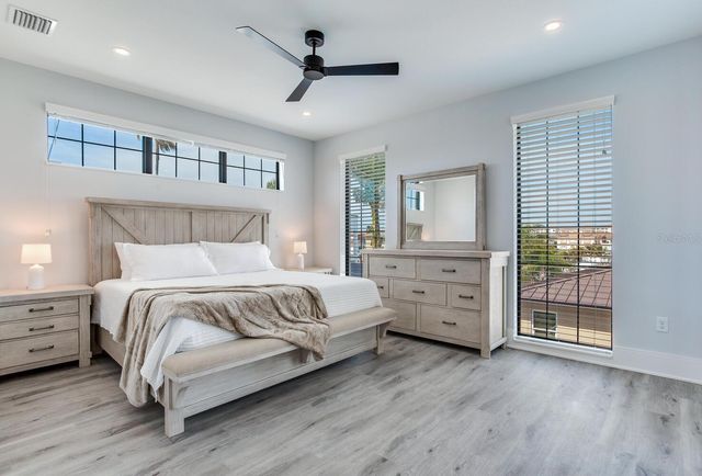 140 174TH AVENUE E A, Redington Shores, FL 33708