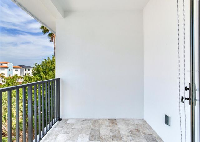 140 174TH AVENUE E A, Redington Shores, FL 33708