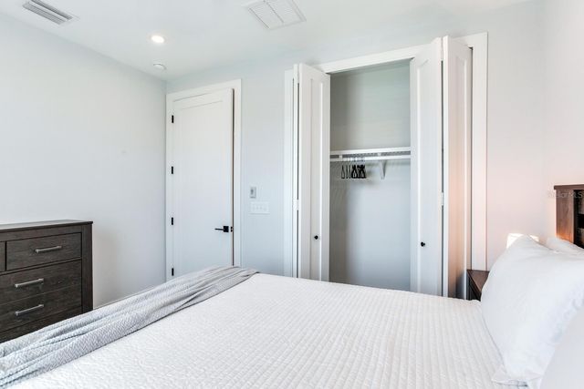 140 174TH AVENUE E A, Redington Shores, FL 33708