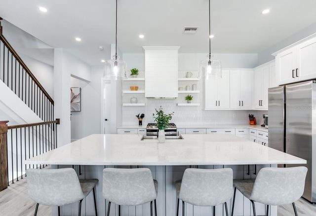 140 174TH AVENUE E A, Redington Shores, FL 33708