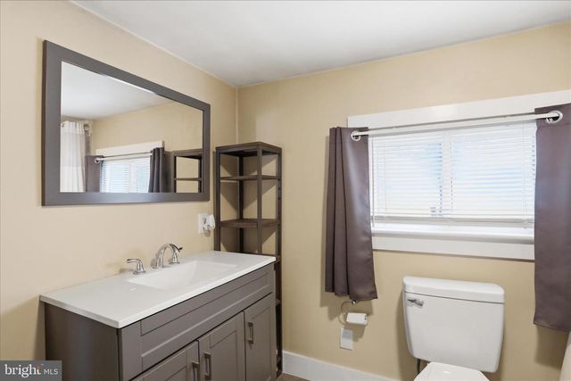 711 BOWERS ST, Martinsburg, WV 25401