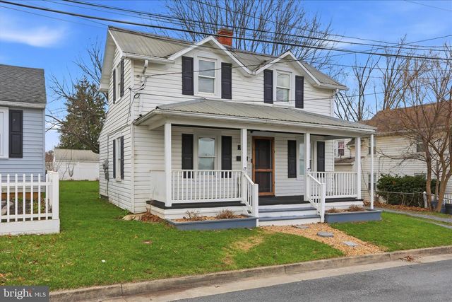 711 BOWERS ST, Martinsburg, WV 25401