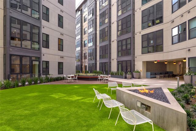 800 Embassy DR 421, Austin, TX 78702