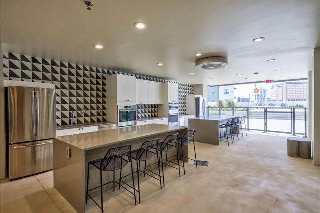 800 Embassy DR 421, Austin, TX 78702