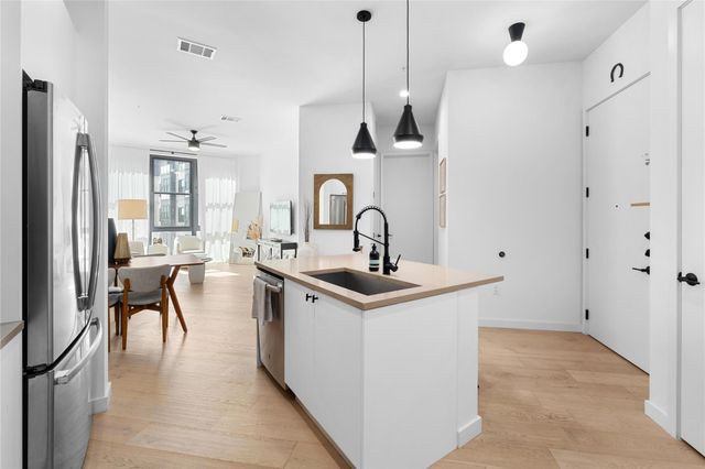 800 Embassy DR 421, Austin, TX 78702