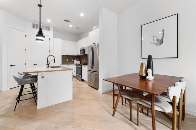 800 Embassy DR 421, Austin, TX 78702