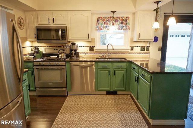 8833 Cologne Dr, Sterling Heights, MI 48314