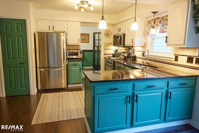 8833 Cologne Dr, Sterling Heights, MI 48314