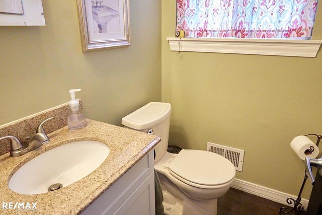 8833 Cologne Dr, Sterling Heights, MI 48314