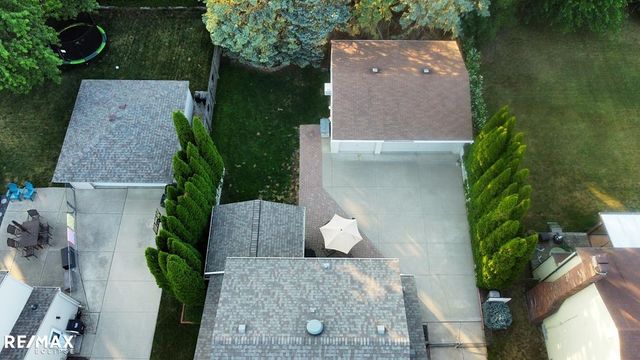 8833 Cologne Dr, Sterling Heights, MI 48314