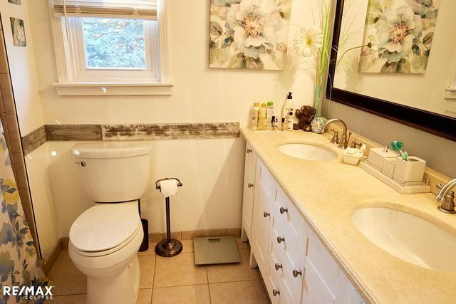 8833 Cologne Dr, Sterling Heights, MI 48314