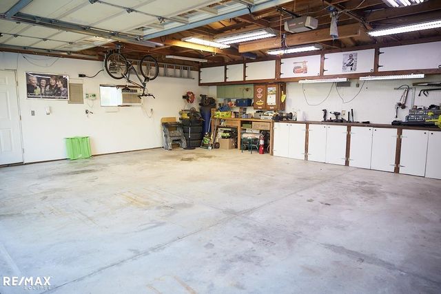 8833 Cologne Dr, Sterling Heights, MI 48314