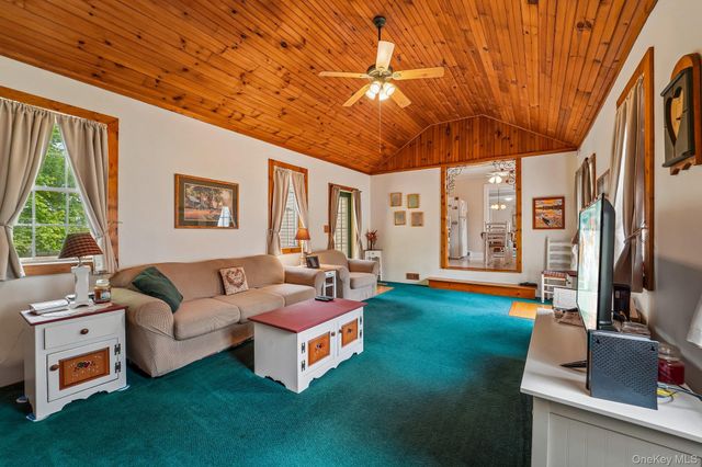 23 Ardmore Street, New Windsor, NY 12553